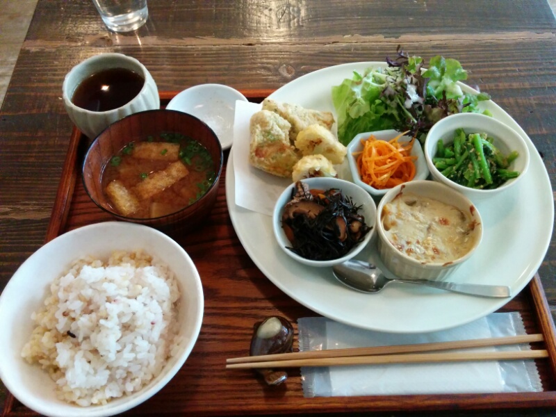 ロコマニ菜食ランチプレート