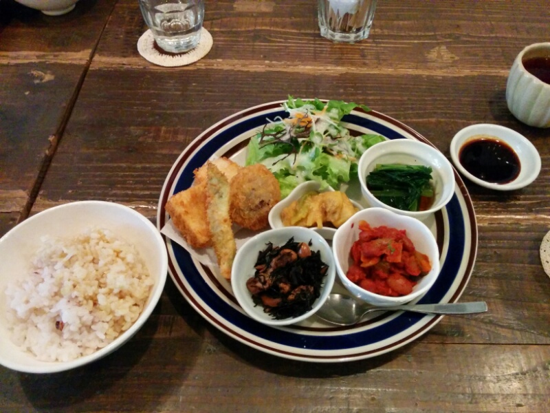 ロコマニ菜食ランチプレート